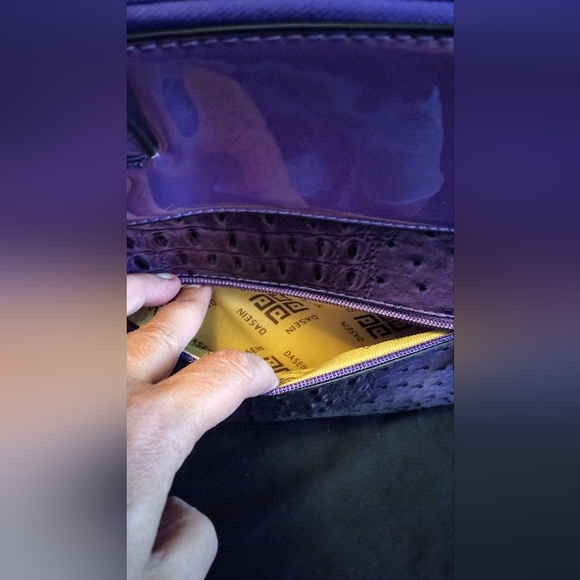 Dasein Croc-Ostrich Bag - Picture 11 of 12